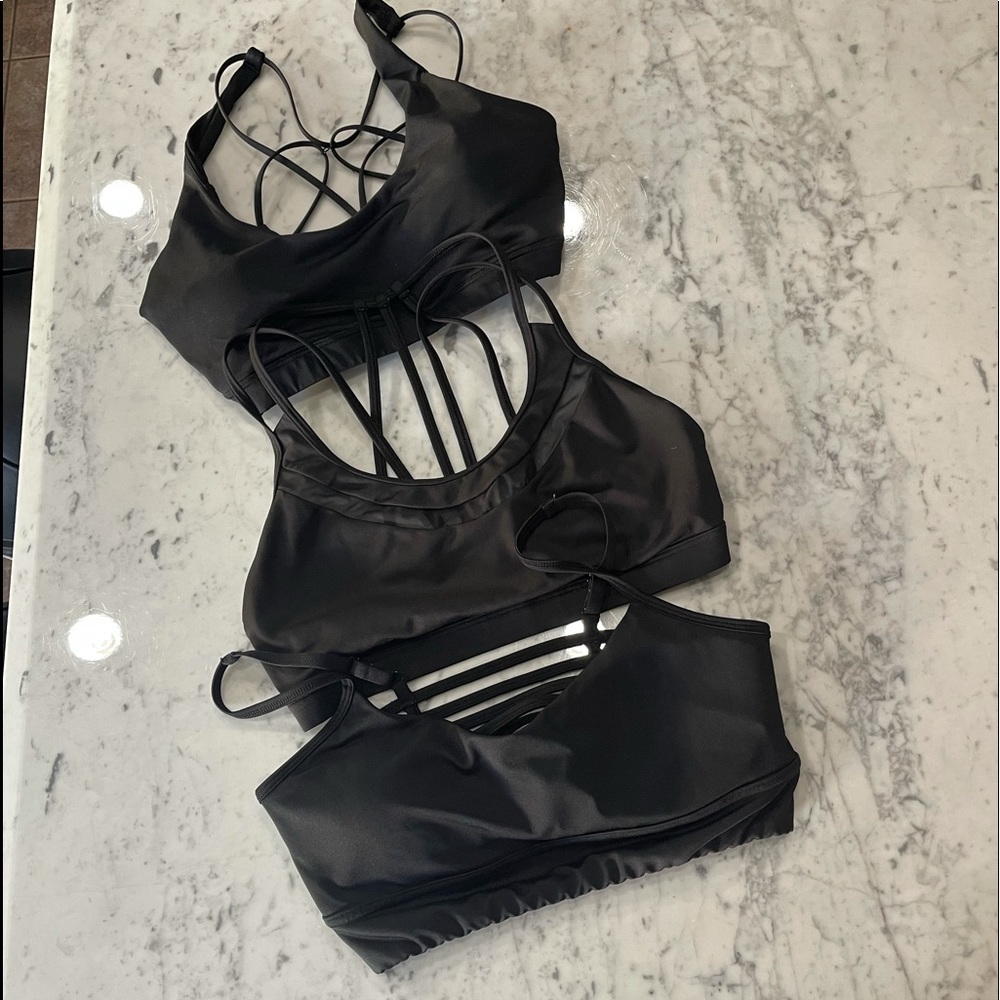 🧘🏻‍♀️Bundle of 3 work out bras. Size small & very comfy with sexy back straps.
